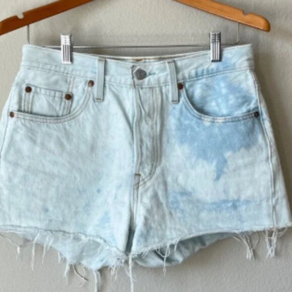 Levi's‎ 501 Denim Cut Off Shorts Bleach Wash Frayed Hem High Waist Women's W28 - Picture 1 of 8